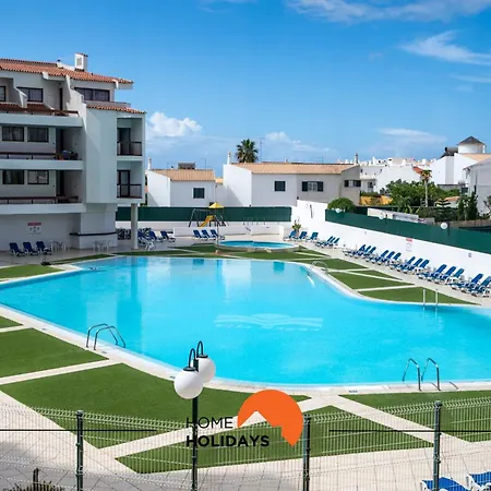 #212 Magna 106b By Holidays Apartment *